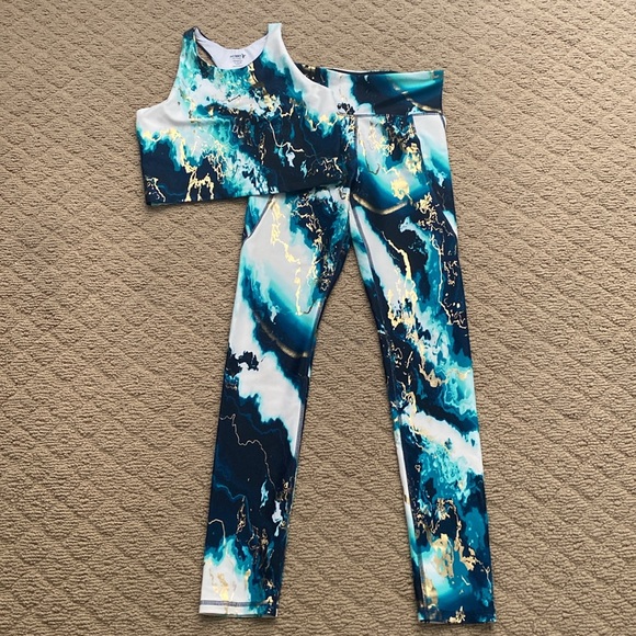 2 pc Old Navy Activewear set. Size XL girls in like new condition. - Picture 2 of 3